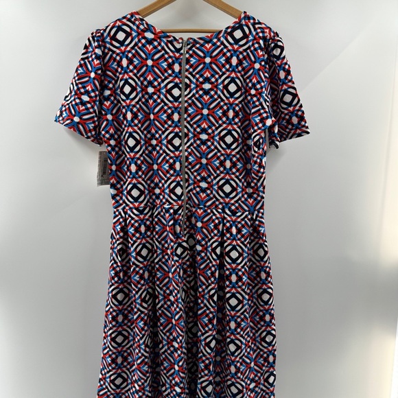 LuLaRoe Amelia Dress 2XL NWT — Classic Fit & Flare with Pockets - Picture 6 of 8